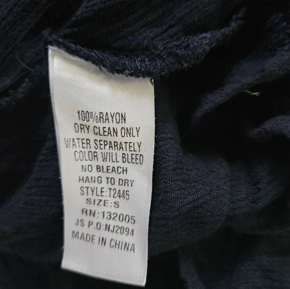 Entro Navy Cold Shoulder Crop Top - Picture 4 of 4